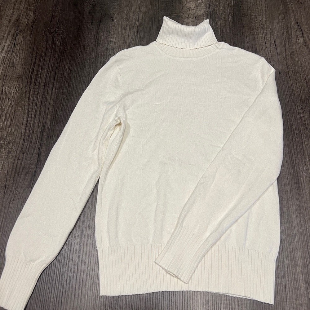 Time and Tru Women's White Turtleneck Sweater